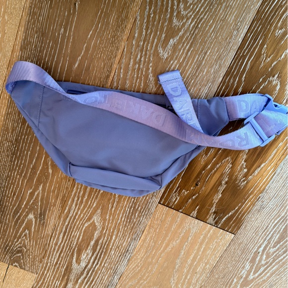 Dare to Roam Outrider Belt Bag
NEW Phantom Purple Ciara DTR
Fanny Pack NWOT - Picture 5 of 7